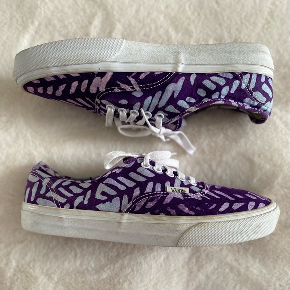 Vans x Della purple batik sneakers | size 10W 8.5M | Great used condition - Picture 5 of 6